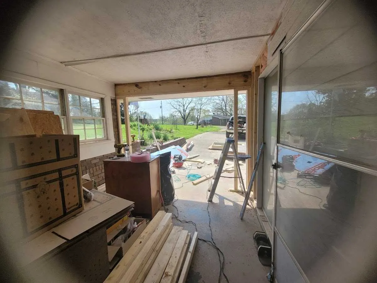 Air movers and dehumidifier for Water Mitigation Services in East St. Louis